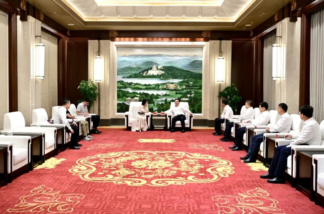 张国华与董明珠座谈